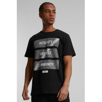 Tricou regular fit cu decolteu la baza gatului