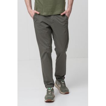 Pantaloni chino cu talie medie