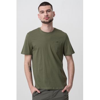 Tricou cu decolteu la baza gatului si buzunar pe piept