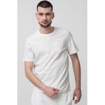 Tricou cu decolteu la baza gatului si buzunar pe piept