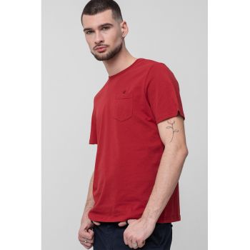 Tricou cu decolteu la baza gatului si buzunar pe piept