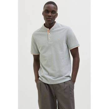 Tricou din bumbac organic cu fenta cu nasturi Paulos