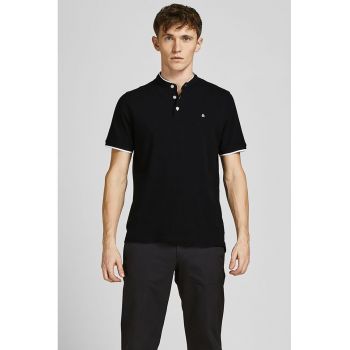 Tricou din bumbac organic cu fenta cu nasturi Paulos