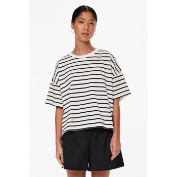 Tricou lejer cu model in dungi