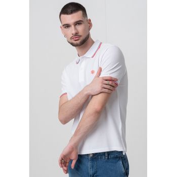 Tricou polo din material pique si logo discret