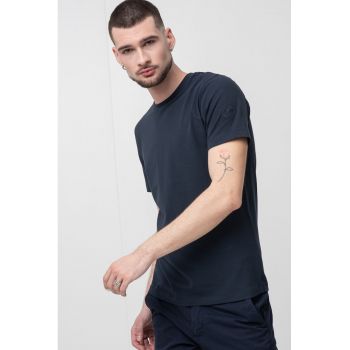Tricou uni cu decolteu la baza gatului