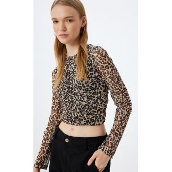 Bluza crop cu animal print