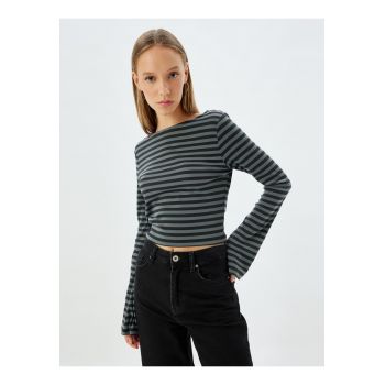 Bluza crop cu model in dungi