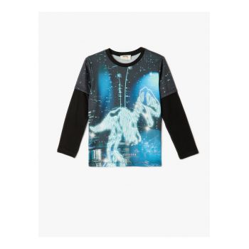 Bluza cu decolteu la baza gatului si imprimeu