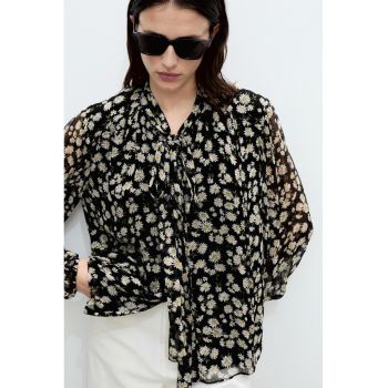 Bluza lejera cu imprimeu floral