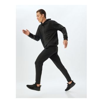 Pantaloni de trening conici cu snur