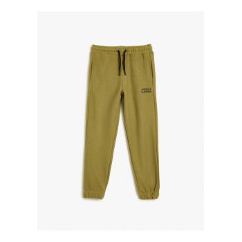 Pantaloni de trening cu snur si buzunare laterale