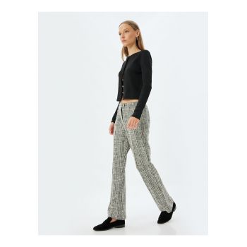 Pantaloni evazati cu talie inalta