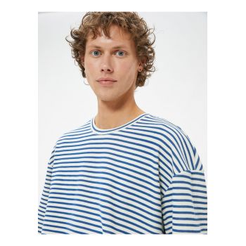Tricou supradimensionat cu model in dungi