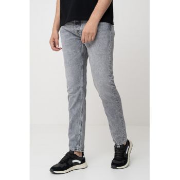 Blugi conici