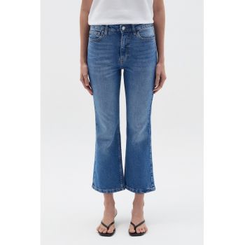 Blugi crop cu croiala kick-flared