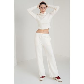 Bluza crop cu fenta cu fermoar