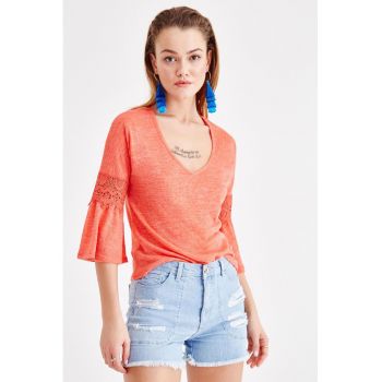 Bluza cu decolteu in V si maneci clopot