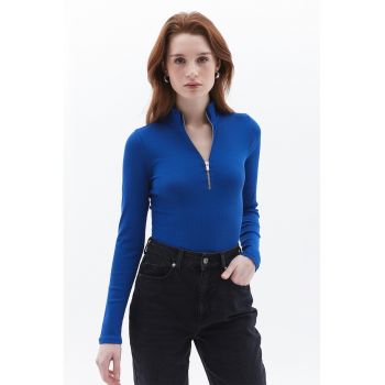 Bluza cu fenta cu fermoar