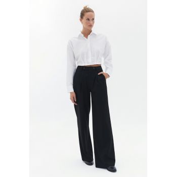 Pantaloni cu talie inalta si pliuri