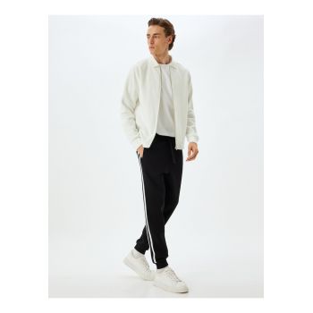 Pantaloni de trening cu buzunare laterale
