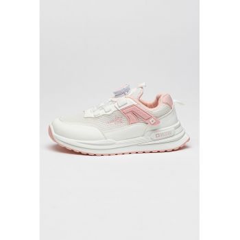 Pantofi sport cu insertii din plasa