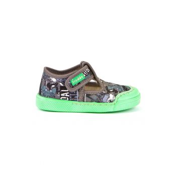 Pantofi sport cu model si inchidere velcro