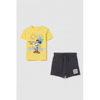 Set de tricou si pantaloni scurti cu imprimeu Mickey Mouse