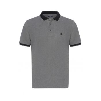 Tricou polo cu logo brodat discret