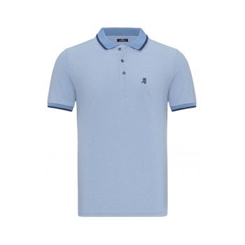 Tricou polo cu logo brodat discret