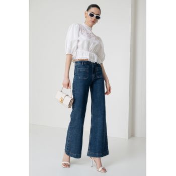 Bluza crop cu broderie