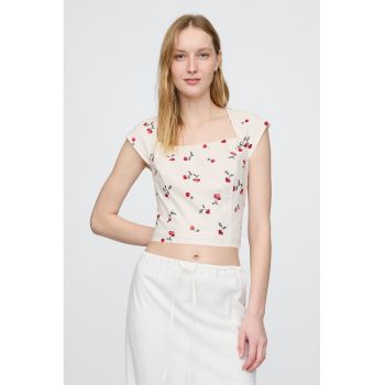 Bluza crop cu model cu fructe