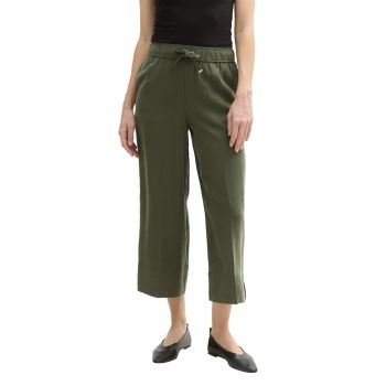 Pantaloni crop cu croiala dreapta