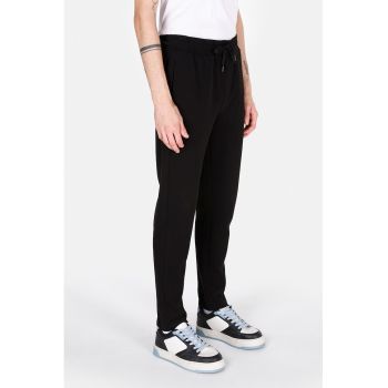 Pantaloni uni cu snur