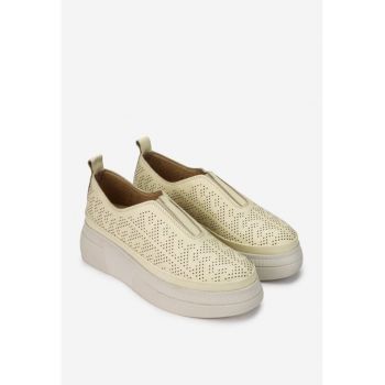 Pantofi dama din piele bej cu model perforat