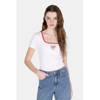 Tricou cu decolteu patrat