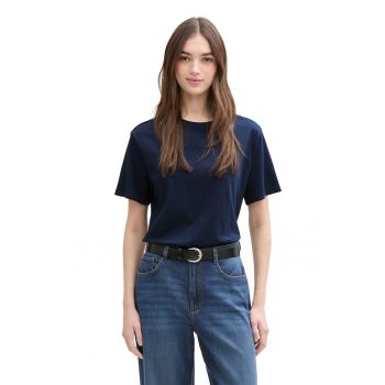 Tricou cu maneci cazute si decolteu la baza gatului