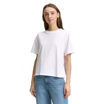 Tricou cu maneci cazute si decolteu la baza gatului