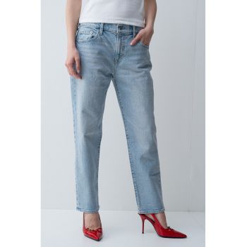 Blugi girlfriend fit cu talie medie