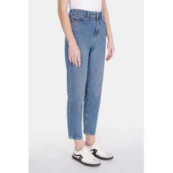 Blugi mom fit