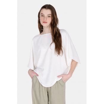 Bluza cu decupaj in V pe partea din spate