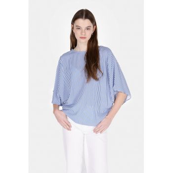 Bluza cu model in dungi si nasturi