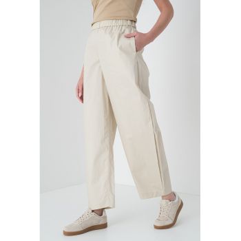Pantaloni cu croiala ampla si talie inalta