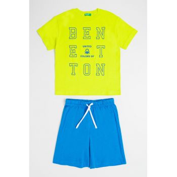 Set de tricou cu imprimeu logo si bermude