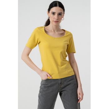 Tricou cambrat cu model uni