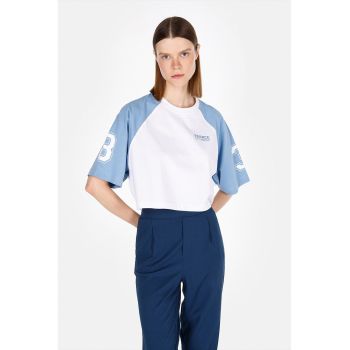 Tricou crop cu imprimeu text