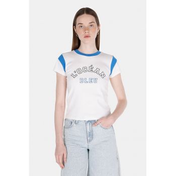 Tricou crop cu imprimeu text