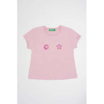 Tricou cu decolteu la baza gatului