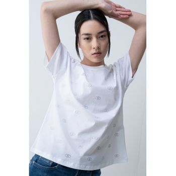 Tricou cu decolteu la baza gatului si aplicatii din strasuri
