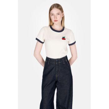 Tricou cu decolteu la baza gatului si garnituri contrastante